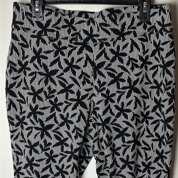 Lands' End Pants Size Large Pull On Cotton Spandex Blend Stretch Black White - Picture 3 of 7